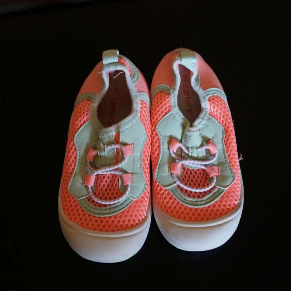 Sz 9 Coral / Orange Swim Shoes